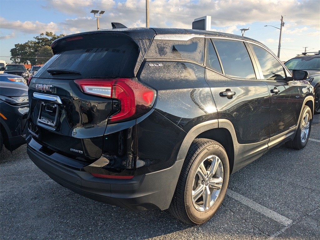 2024 Gmc Terrain SLE photo 3