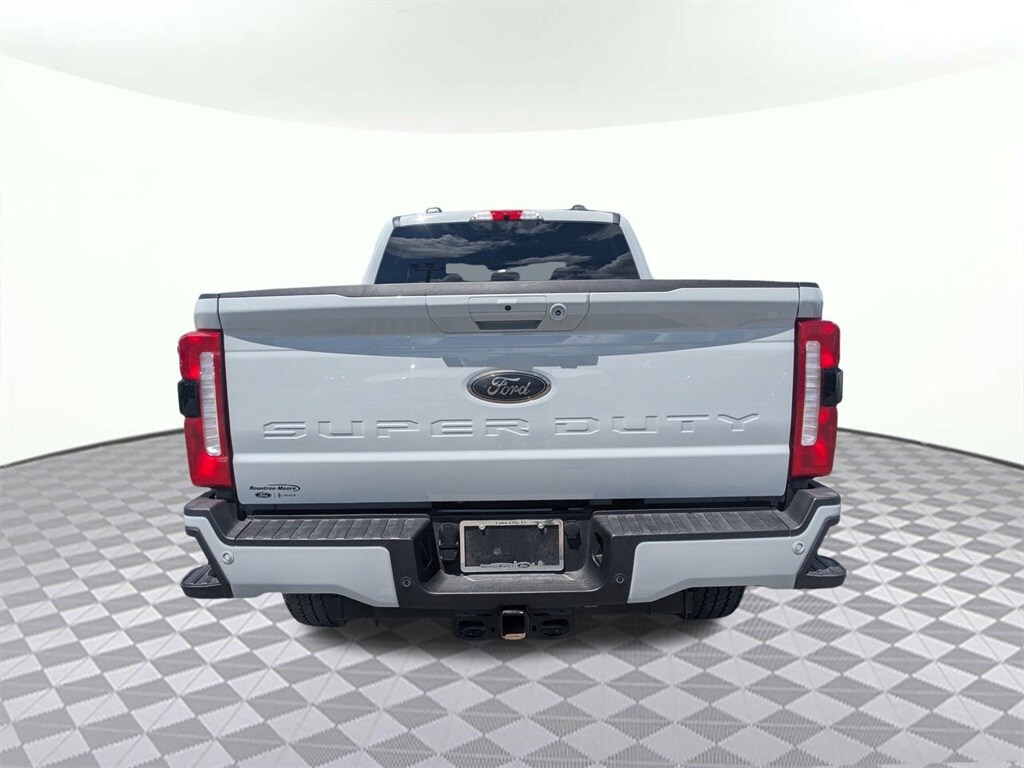 2025 Ford F-250 Lariat photo 4