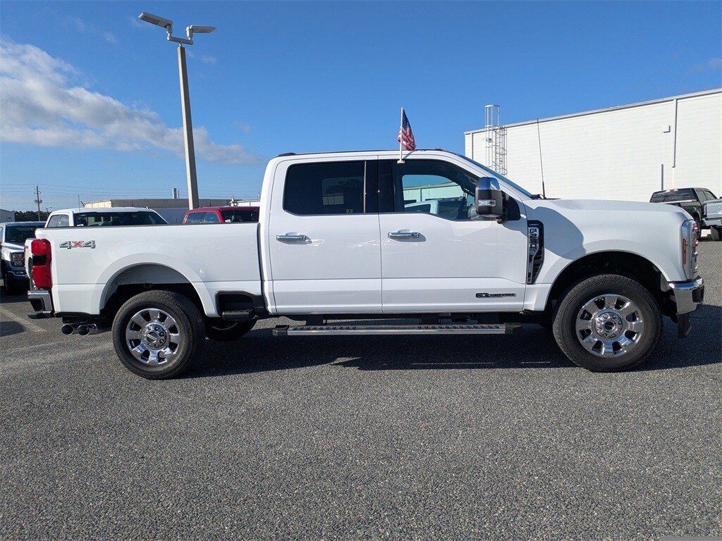 2024 Ford F-250 Lariat photo 2