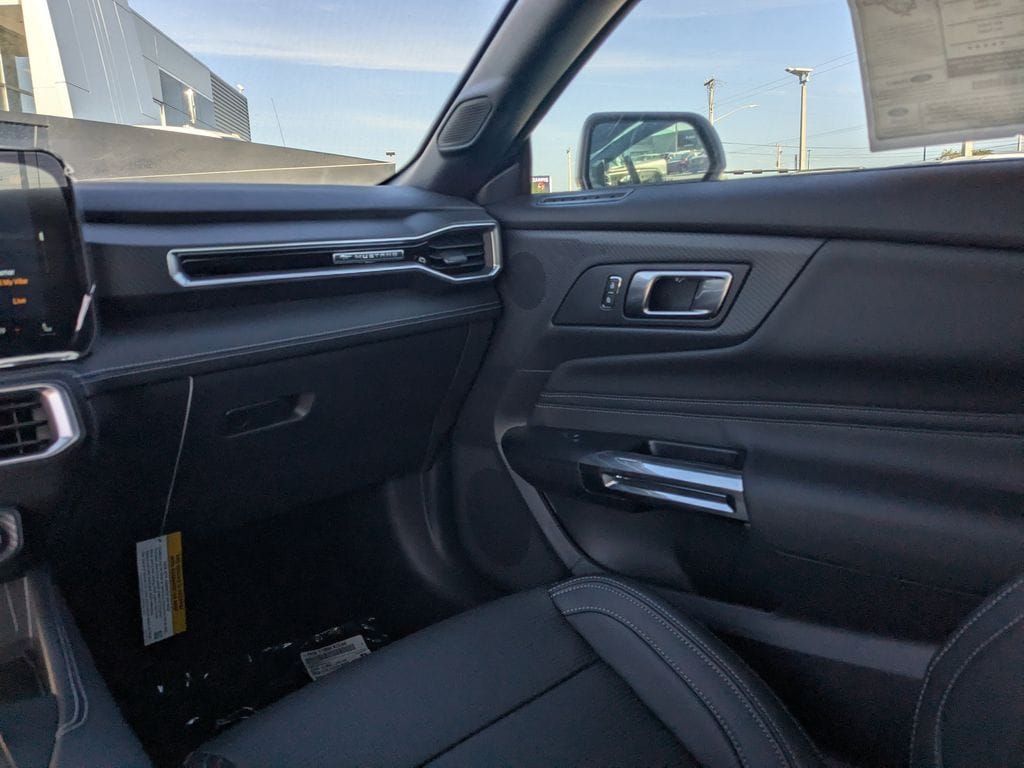 2025 Ford Mustang GT Premium Convertible - Photo 16