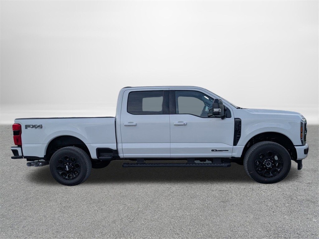 2026 Ford F-250 Lariat photo 2