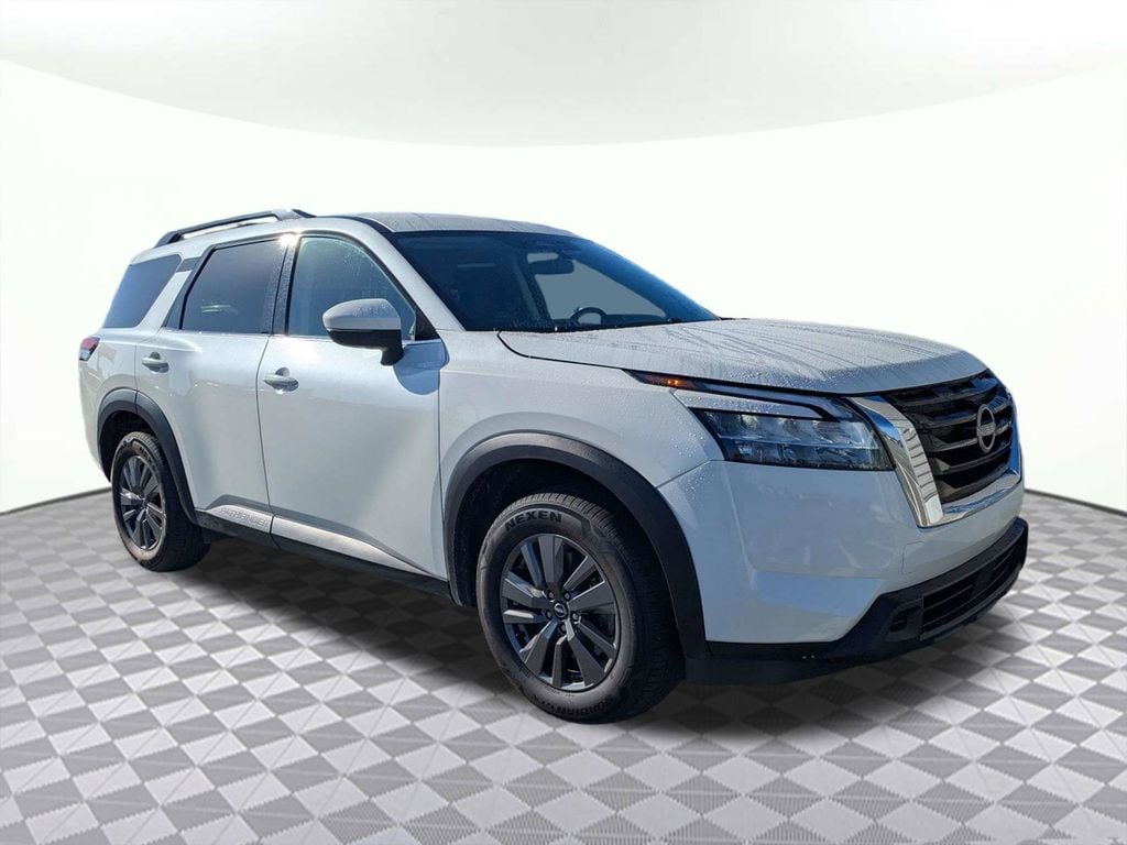 2024 Nissan Pathfinder SV 2WD's photo