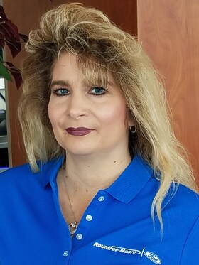 Staff member Danielle Lee from ID_380e4b3dbc99