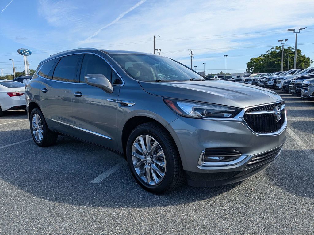 2020 Buick Enclave Essence's photo