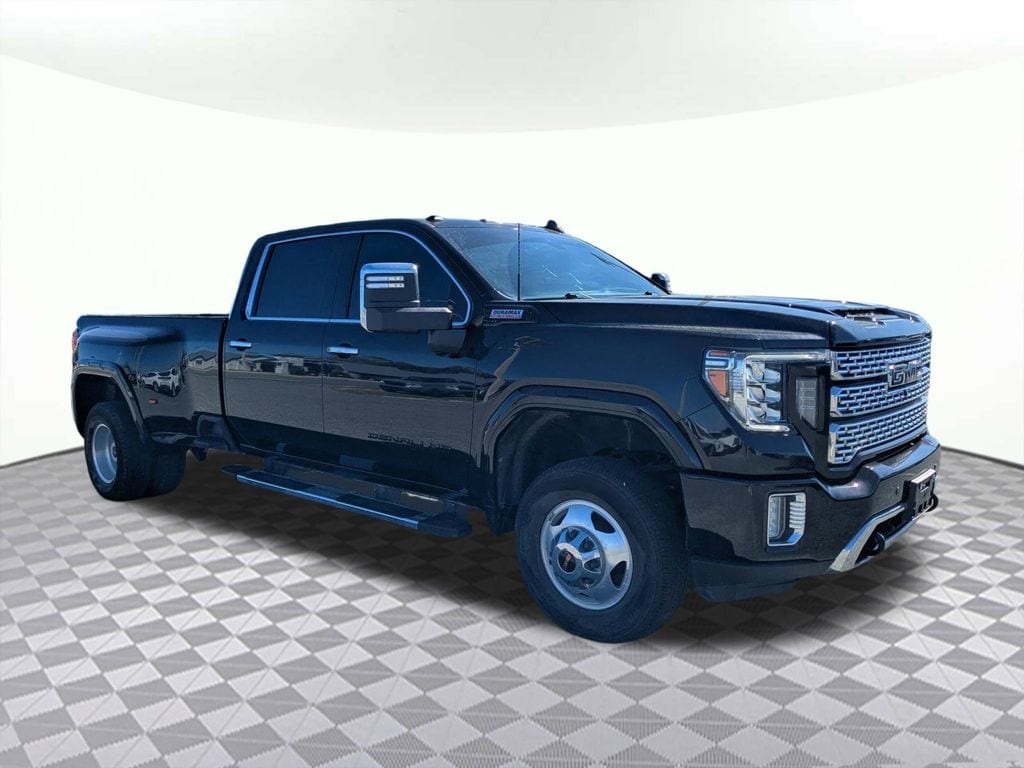2022 GMC Sierra 4WD Crew Cab Long Box DRW Denali's photo