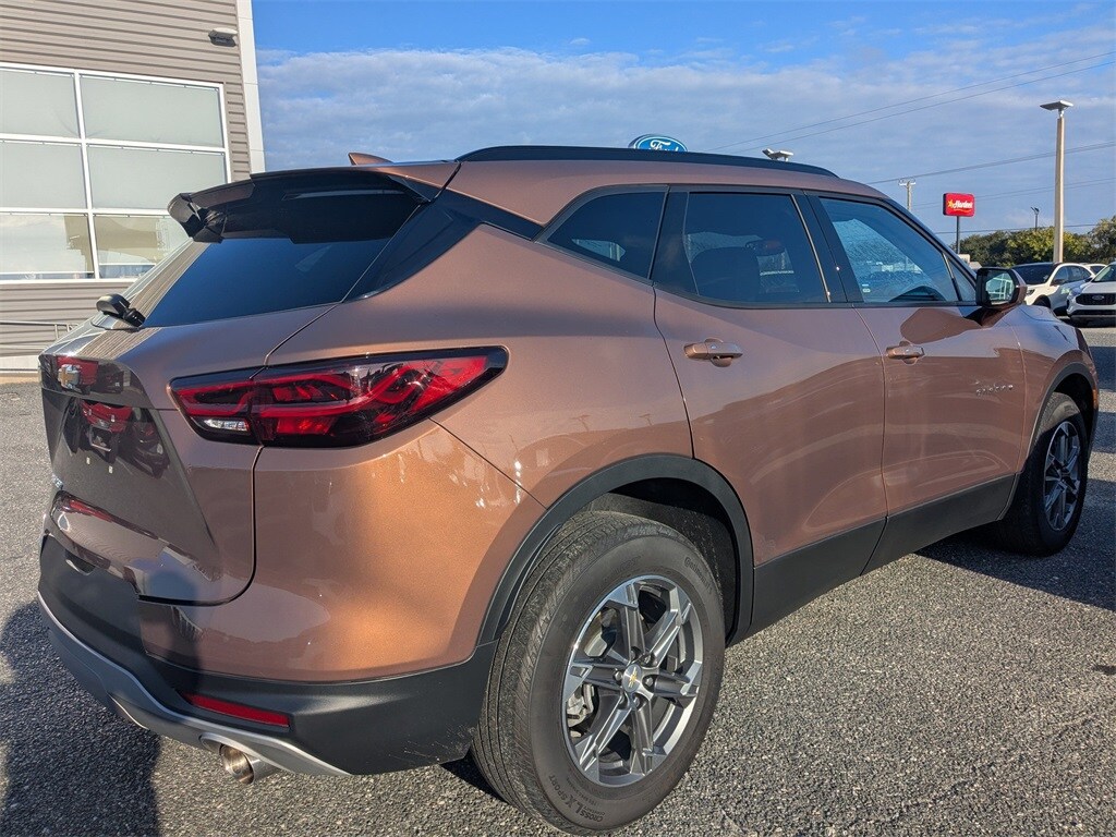 2023 Chevrolet Blazer 2LT photo 2