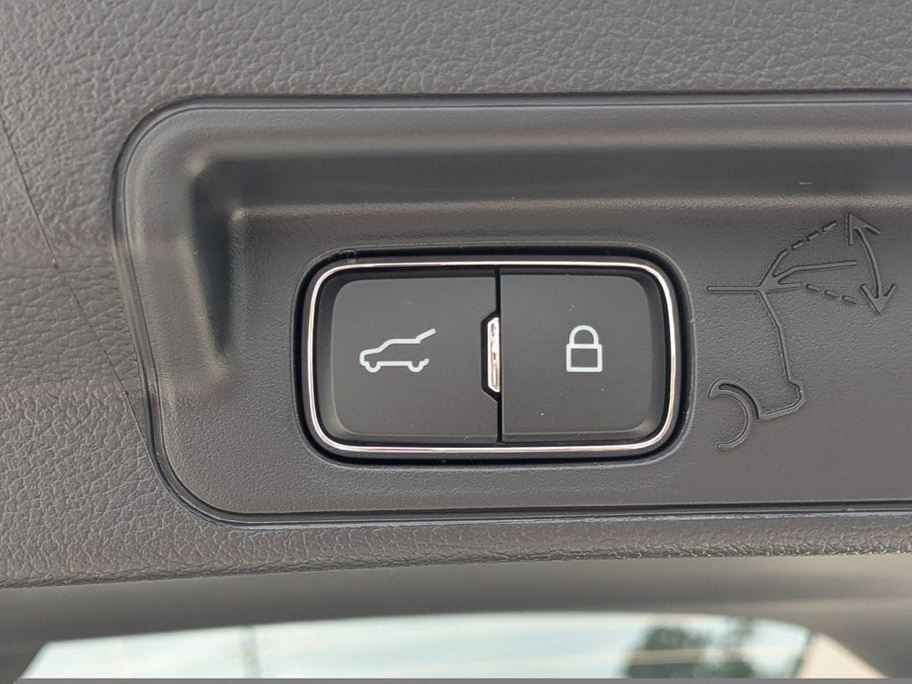 2026 Ford Explorer Active - Photo 13