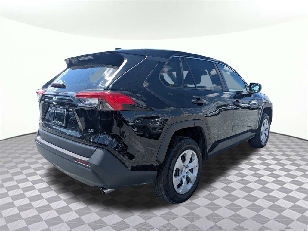 2024 Toyota RAV4 LE photo 2