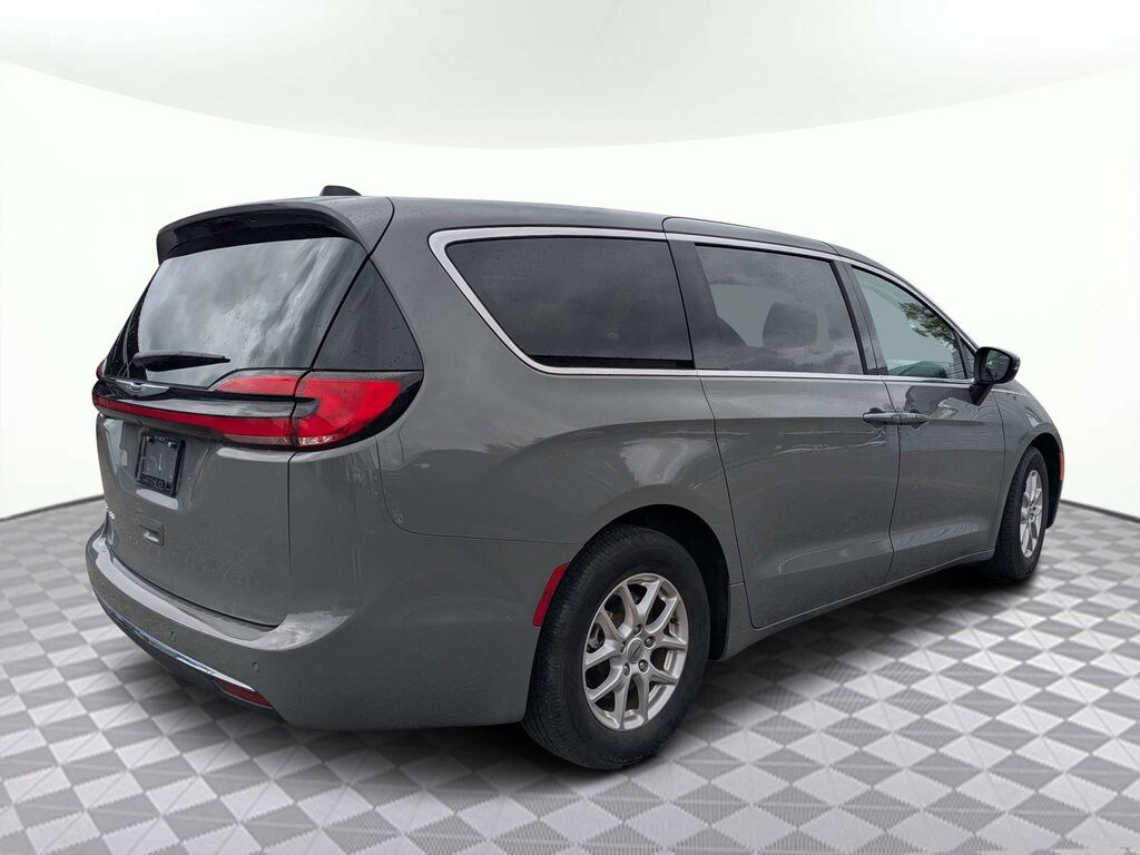 Used 2023 Chrysler Pacifica Touring L Van Passenger Van