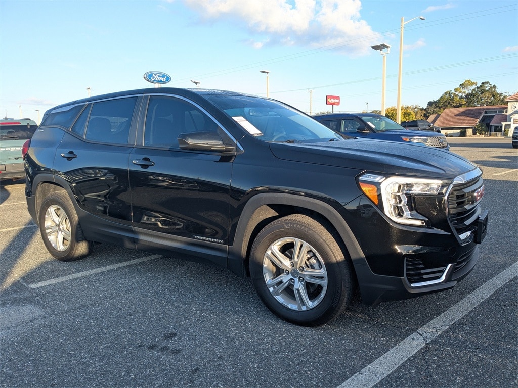 Used 2024 GMC Terrain SLE SUV
