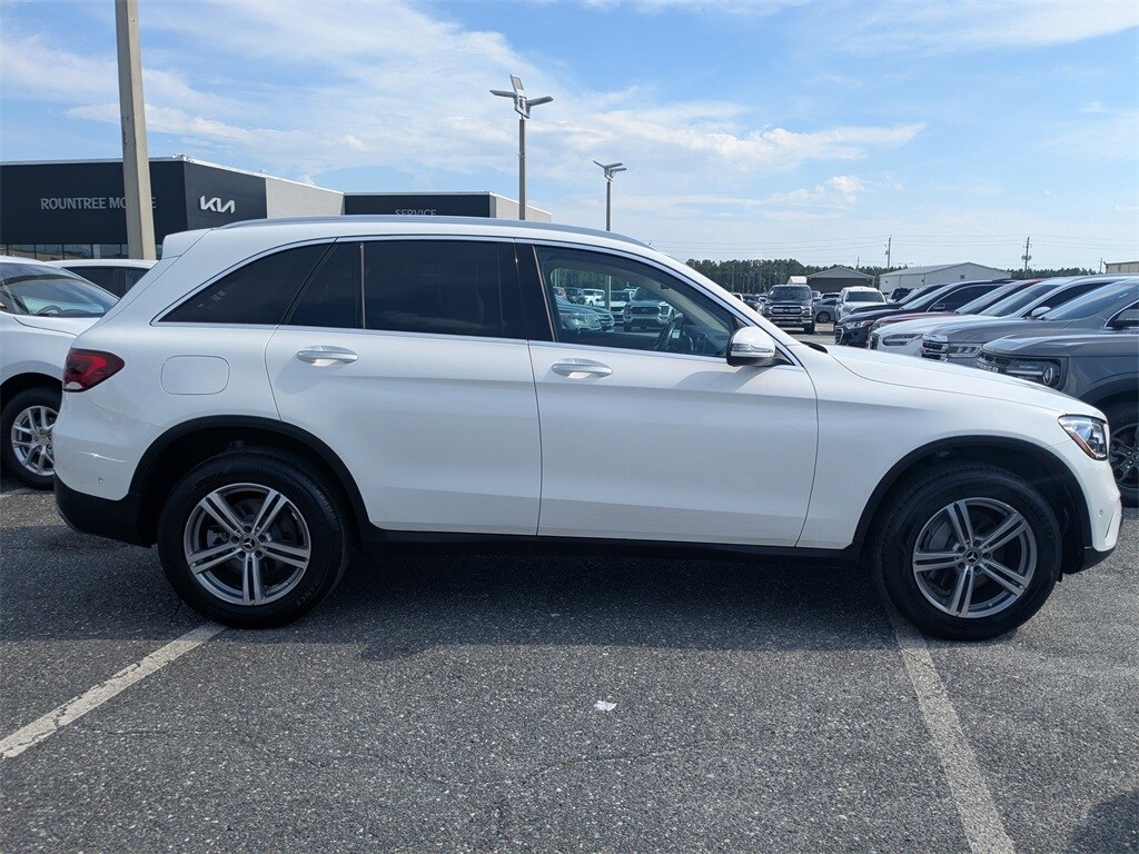 2022 Mercedes Benz GLC 300 photo 2