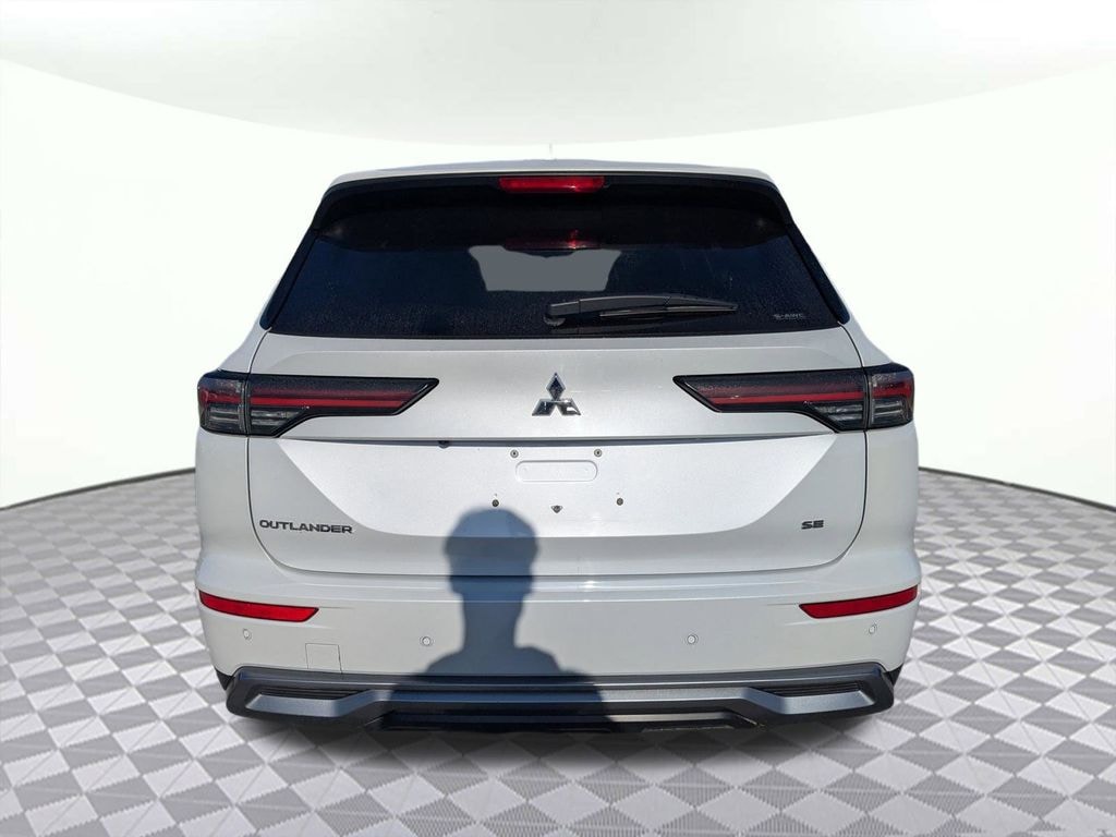 Used 2025 Mitsubishi Outlander SE SUV