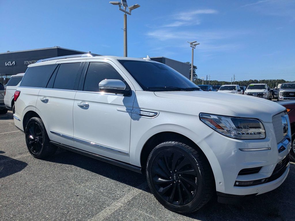 2020 Lincoln Navigator Reserve 4WD's photo