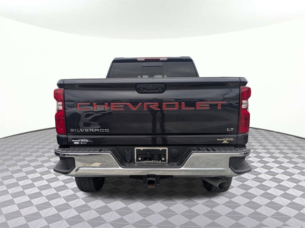 2024 Chevrolet Silverado 2500HD LT photo 2