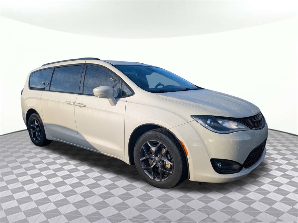 2020 Chrysler Pacifica Touring L Plus
