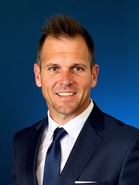 Staff member Stephen Jones from ID_9b3e74eca444