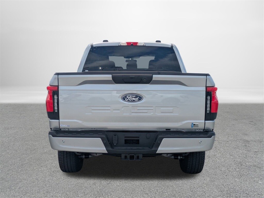 2025 Ford F-150 Lightning XLT photo 4