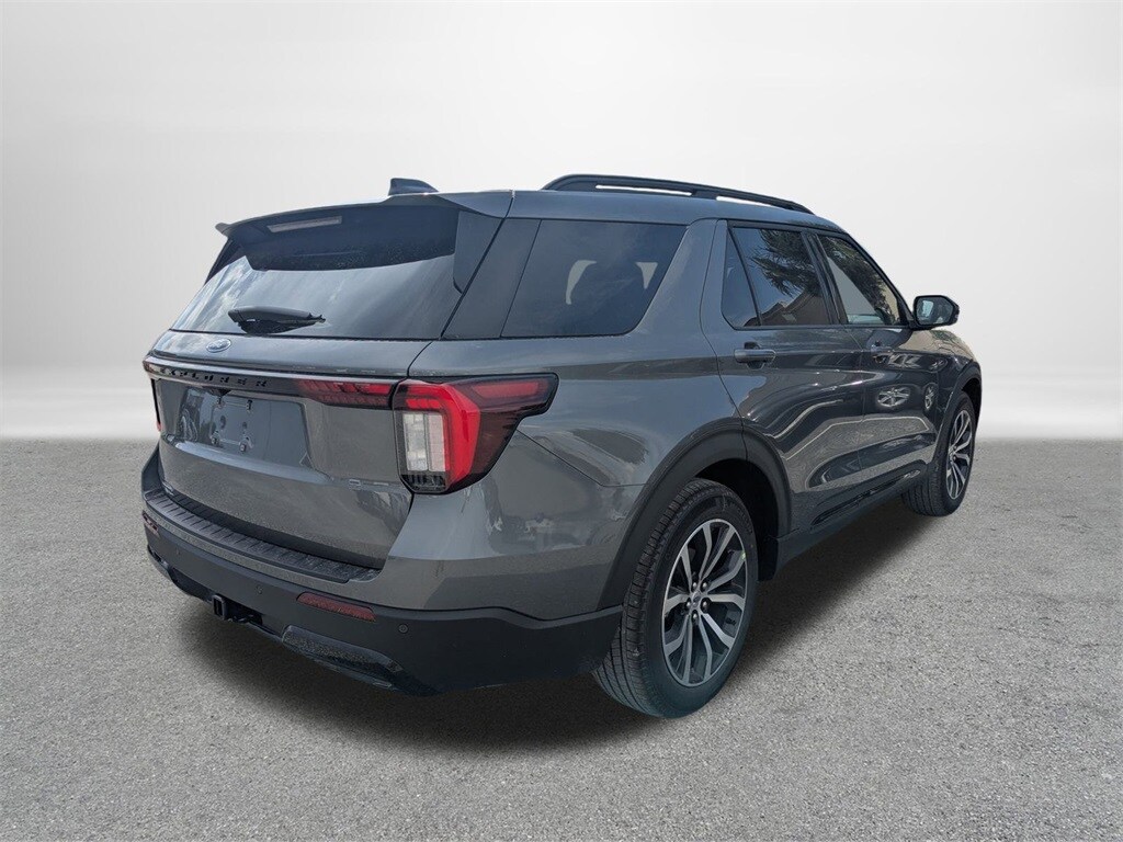 2025 Ford Explorer photo 4