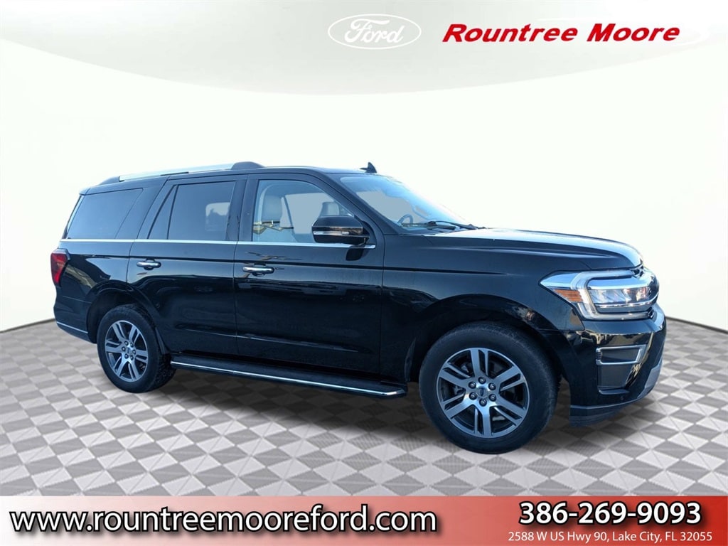 2023 Ford Expedition Limited's photo