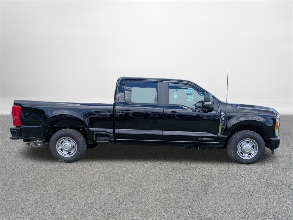2025 Ford F-250 XL photo 2