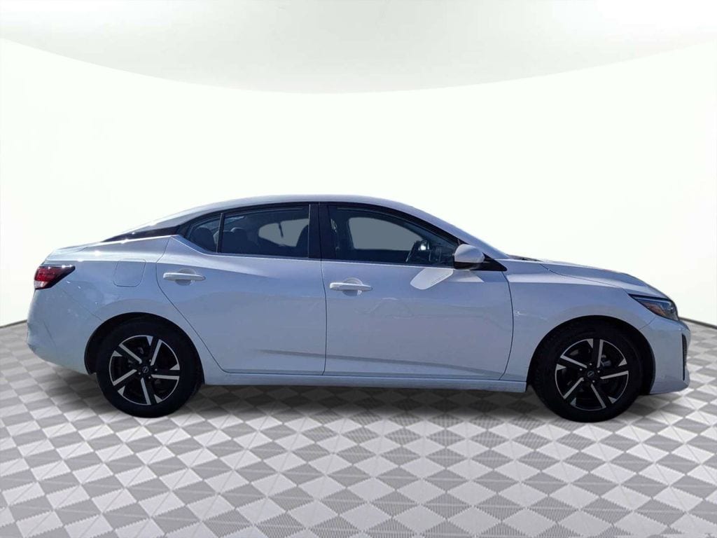 Used 2024 Nissan Sentra SV with VIN 3N1AB8CV9RY365934 for sale in Lake City, FL