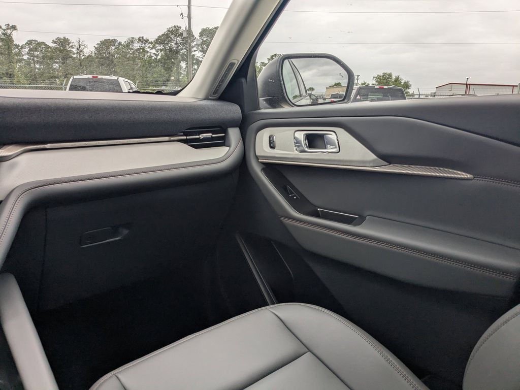 2026 Ford Explorer Active - Photo 17