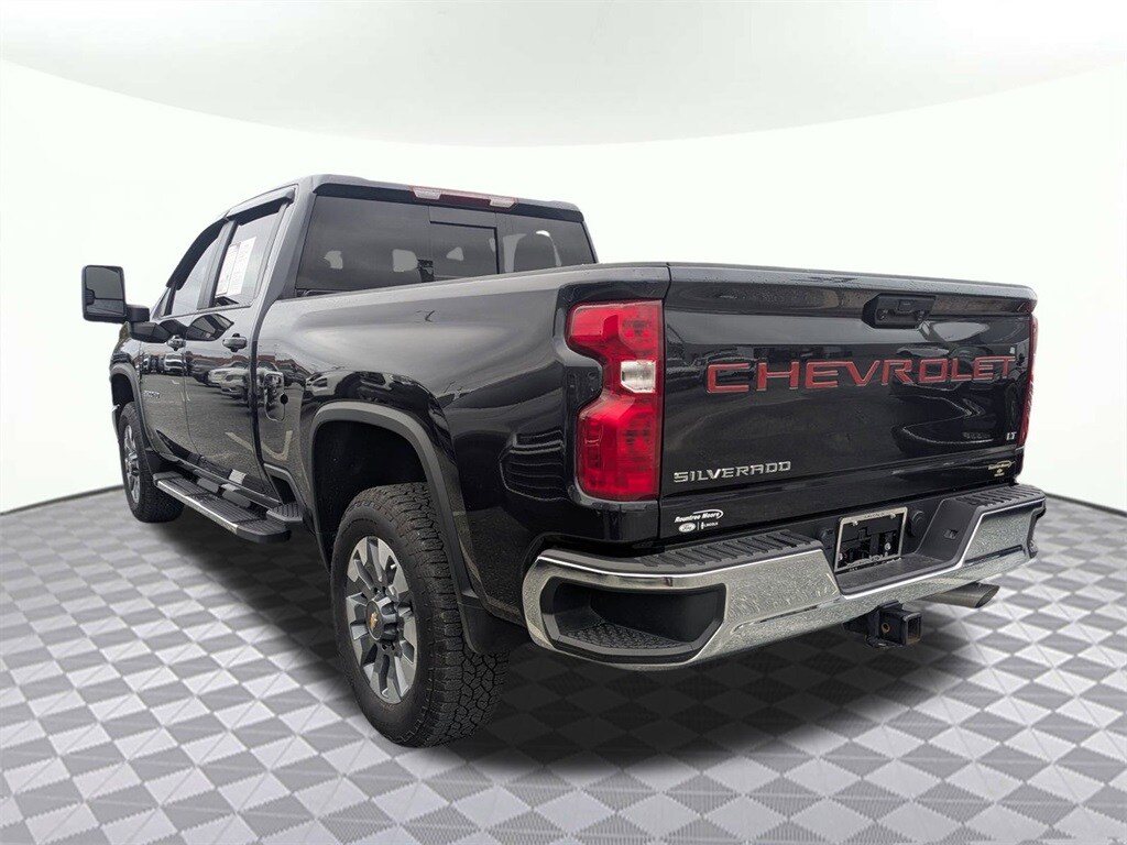 2024 Chevrolet Silverado 2500HD LT photo 3