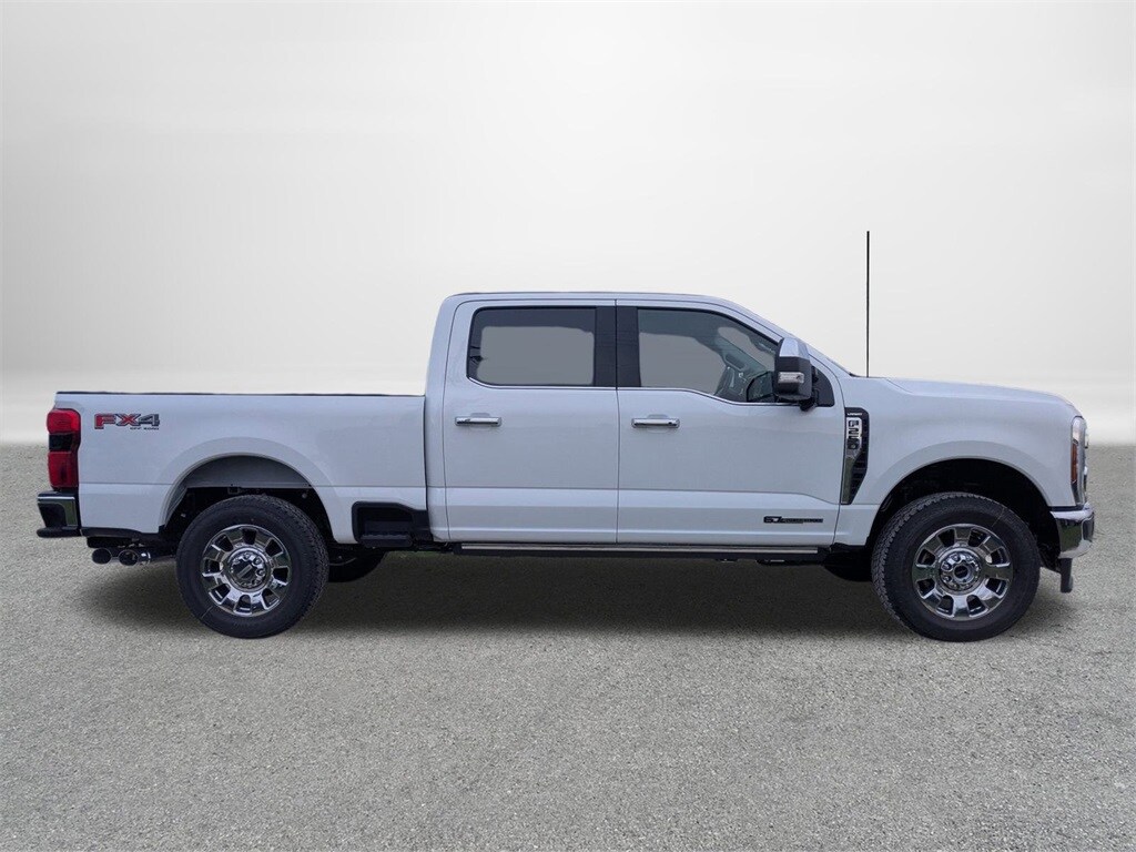 2026 Ford F-250 Lariat photo 2