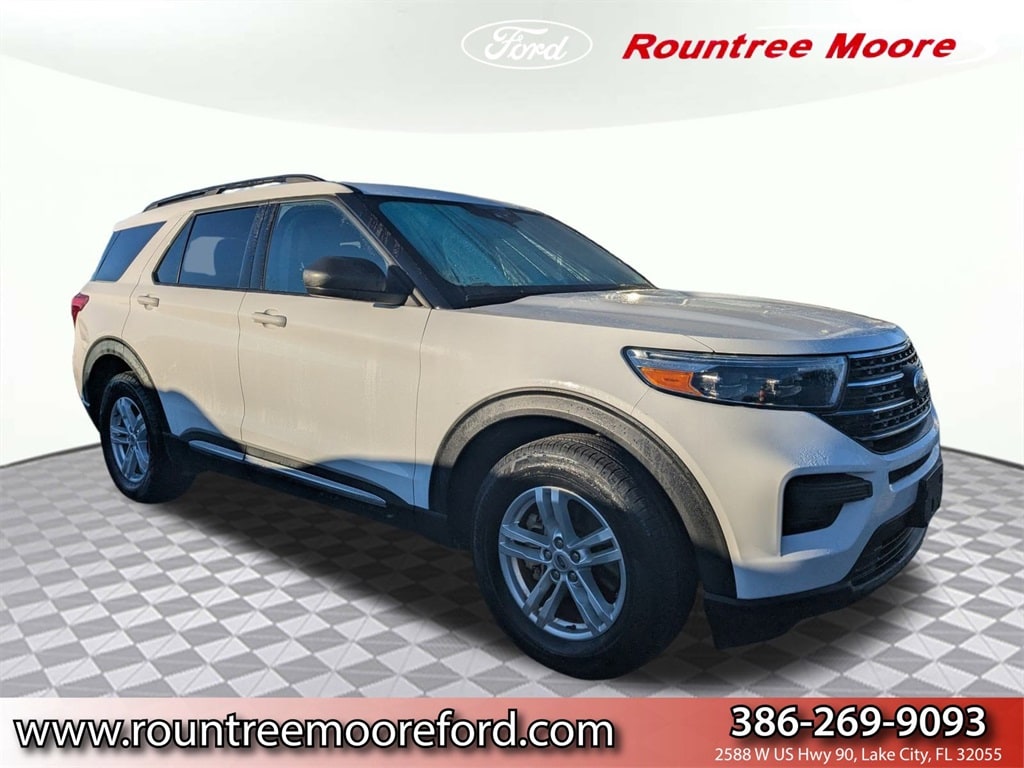 2022 Ford Explorer XLT's photo