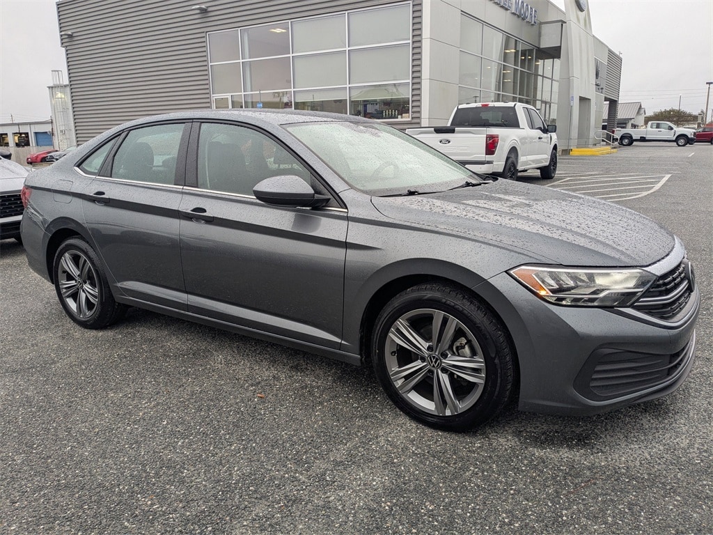 2024 Volkswagen Jetta SE's photo