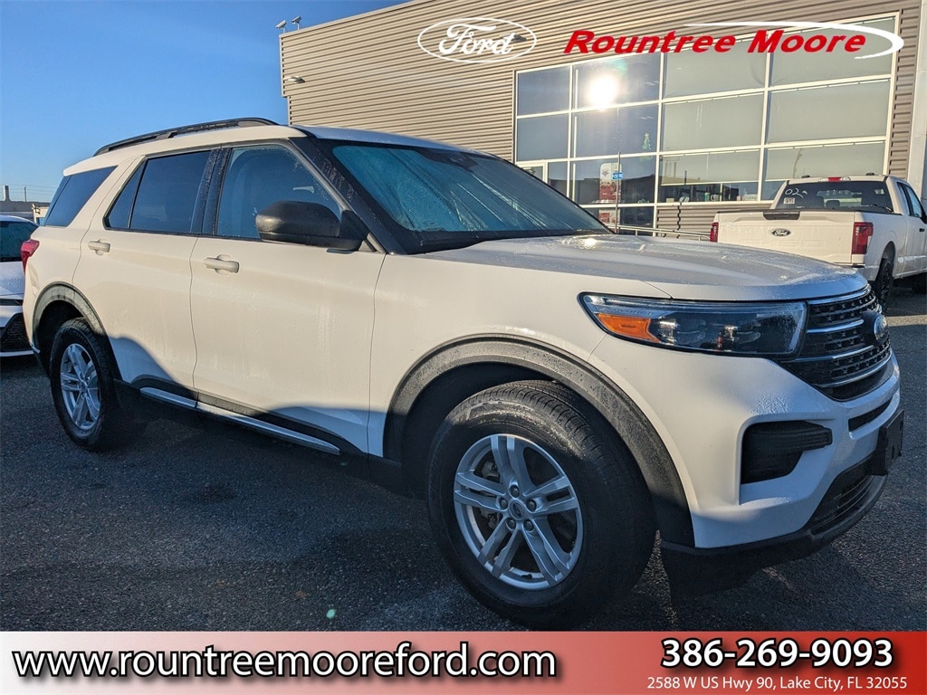 2022 Ford Explorer XLT's photo