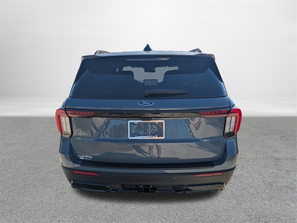 2025 Ford Explorer ST-Line photo 4
