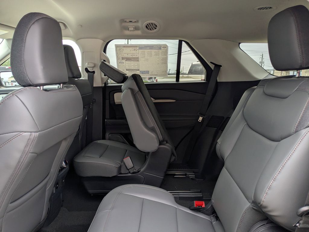 2026 Ford Explorer Active - Photo 14