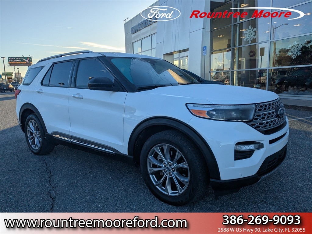 2022 Ford Explorer Limited's photo