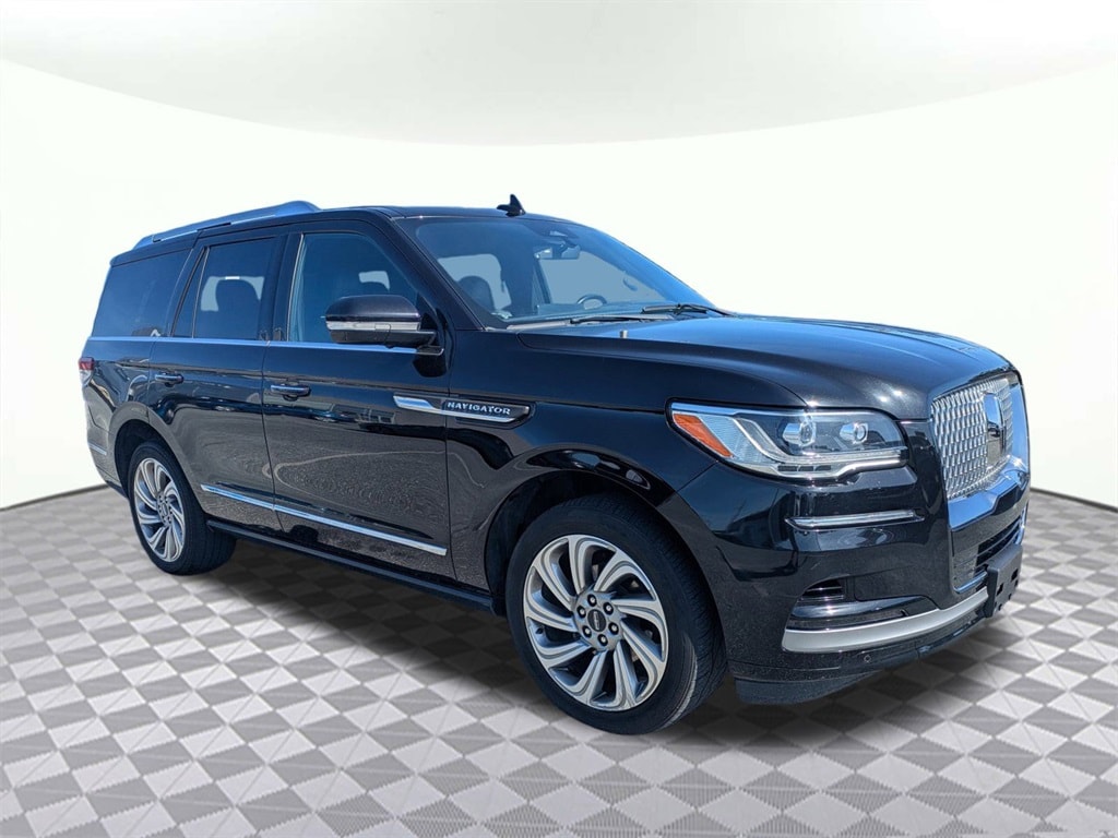 2022 Lincoln Navigator Reserve's photo
