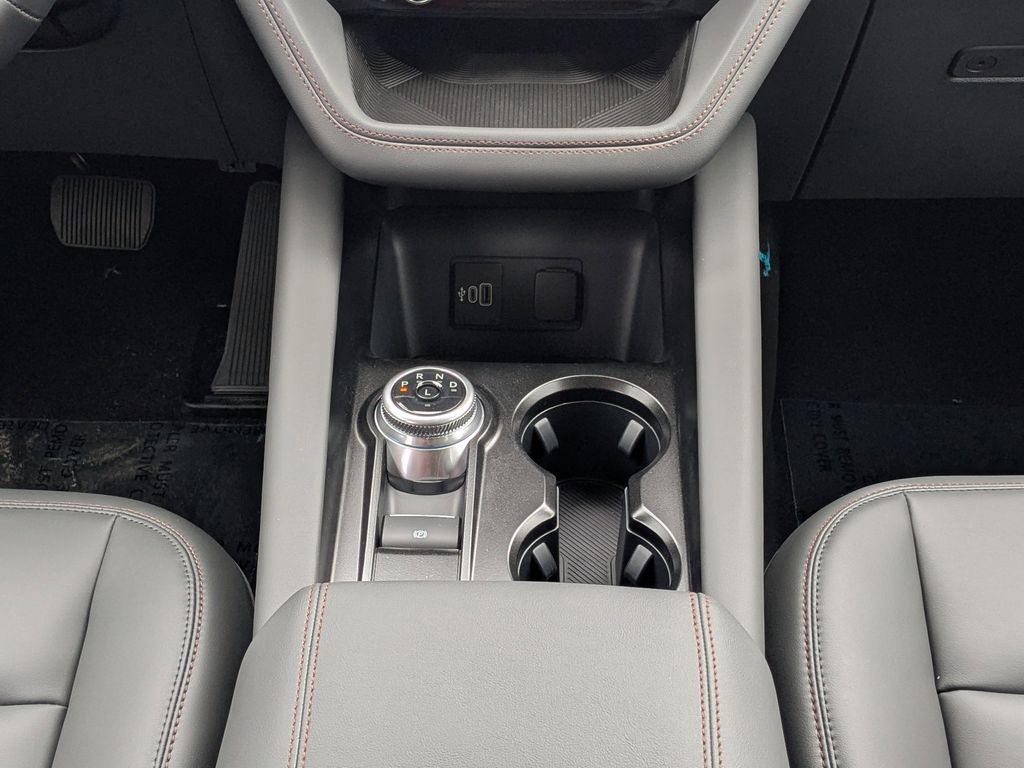 2026 Ford Explorer Active - Photo 18