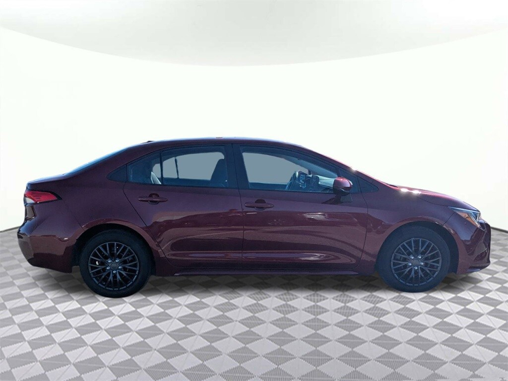 2024 Toyota Corolla LE photo 4