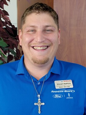 Staff member Vincent Battista from ID_9b3e74eca444