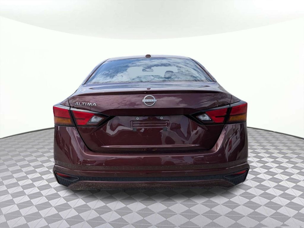 Used 2025 Nissan Altima 2.5 SV Sedan