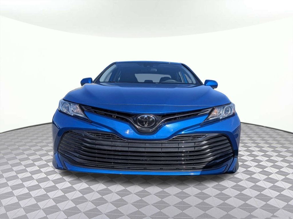 2019 Toyota Camry LE - Photo 8
