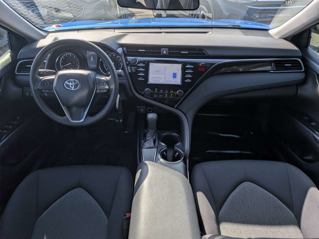 2019 Toyota Camry LE - Photo 13