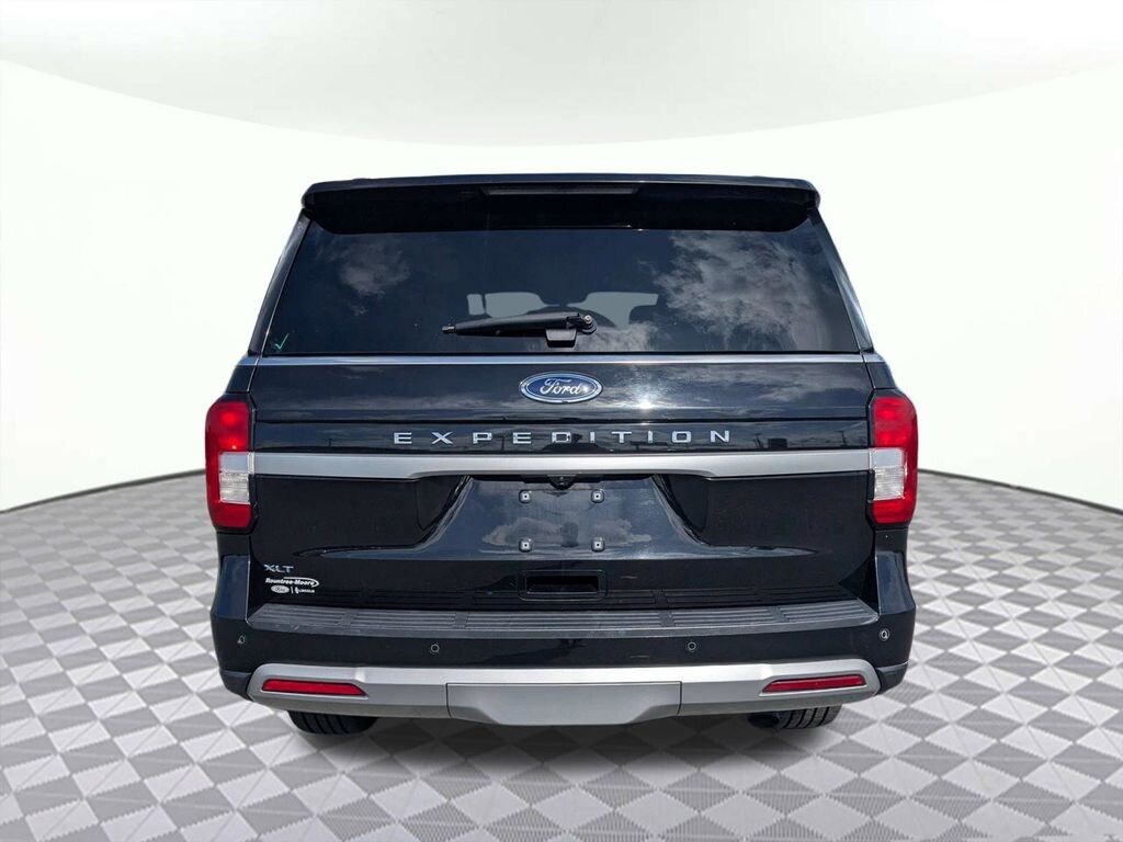 Used 2024 Ford Expedition XLT SUV