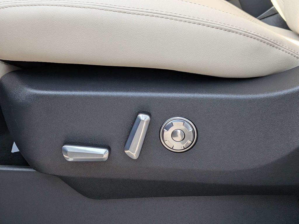 2027 Lincoln Navigator Reserve - Photo 21