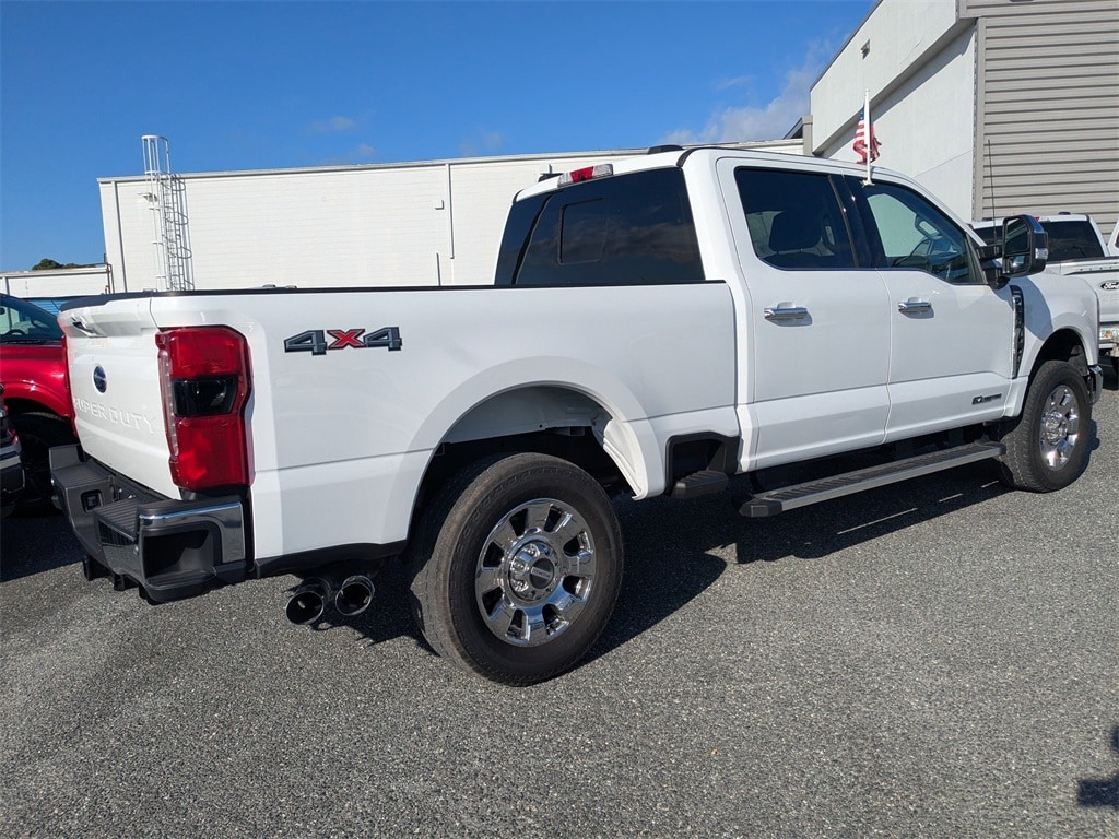 Used 2024 Ford F-250SD Lariat Truck