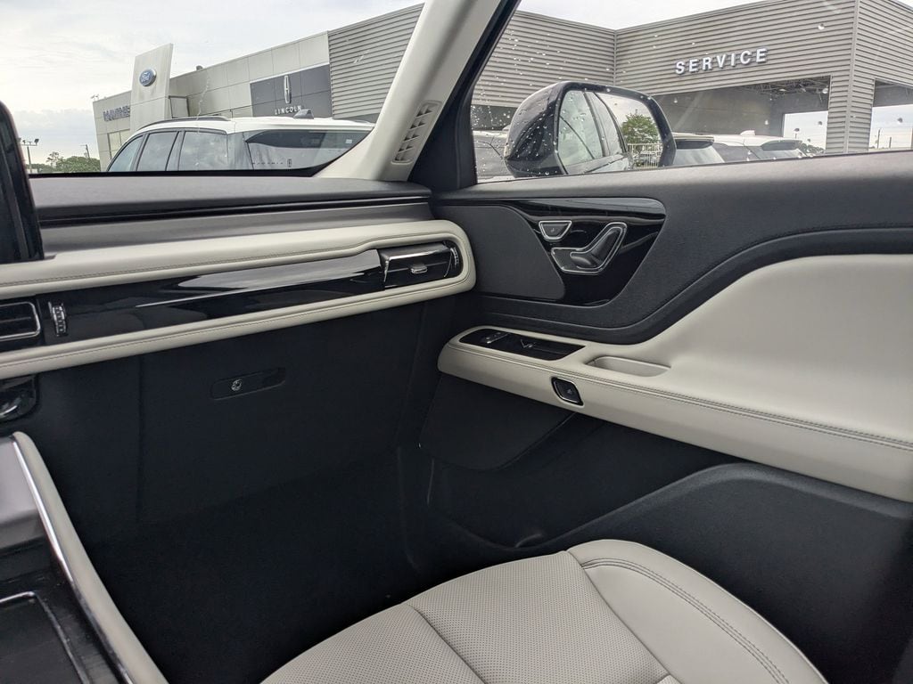 2026 Lincoln Aviator Premiere - Photo 15