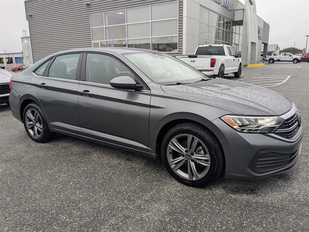 Used 2024 Volkswagen Jetta 1.5T SE Sedan