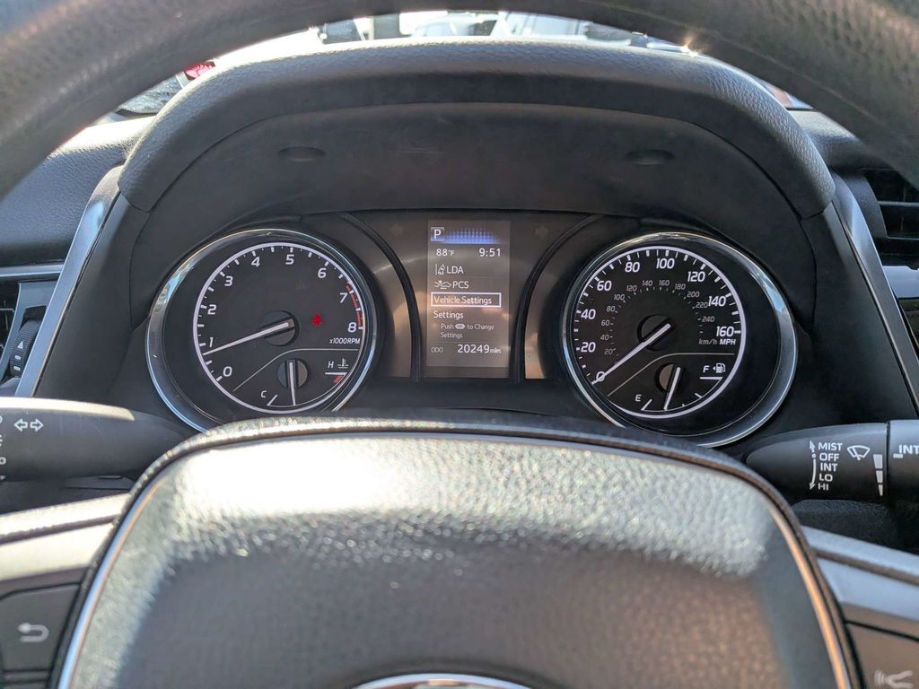 2019 Toyota Camry LE - Photo 25
