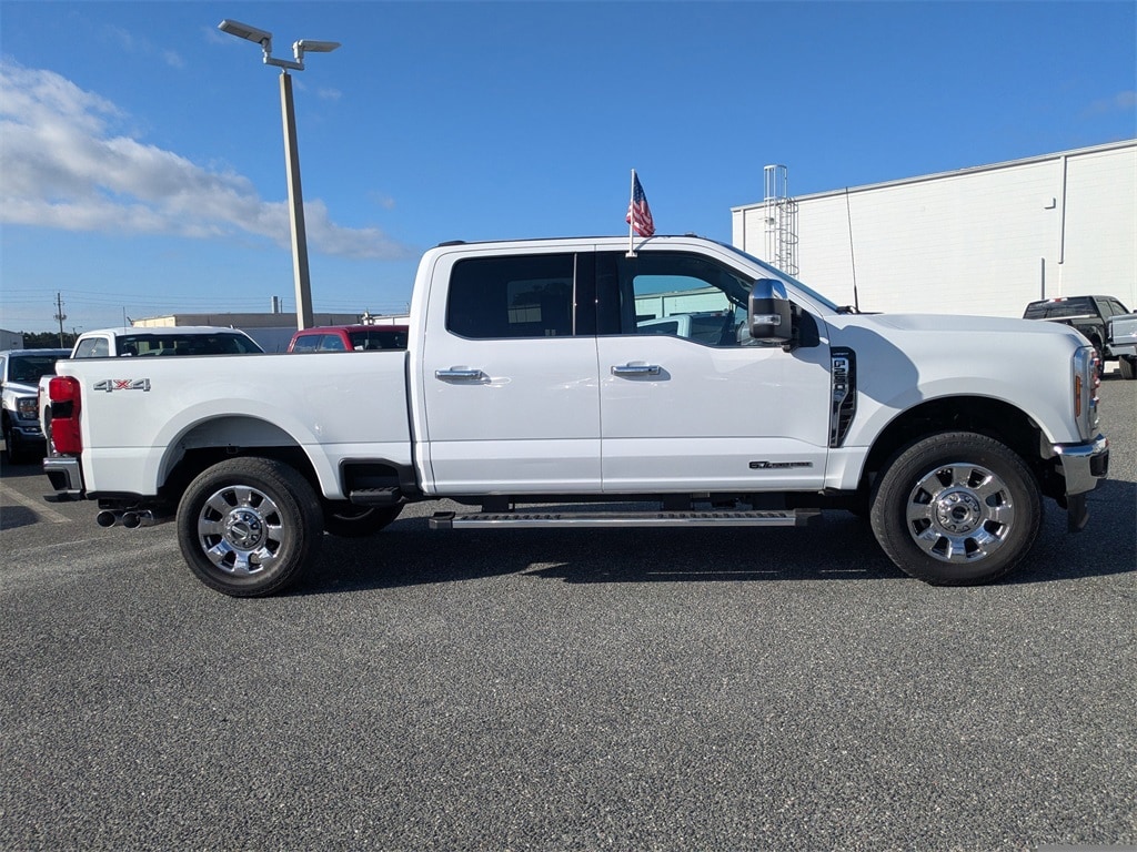 Used 2024 Ford F-250SD Lariat Truck