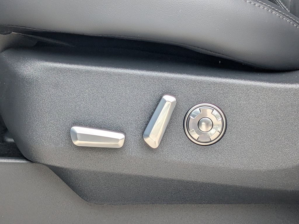 2026 Lincoln Navigator Premiere - Photo 20