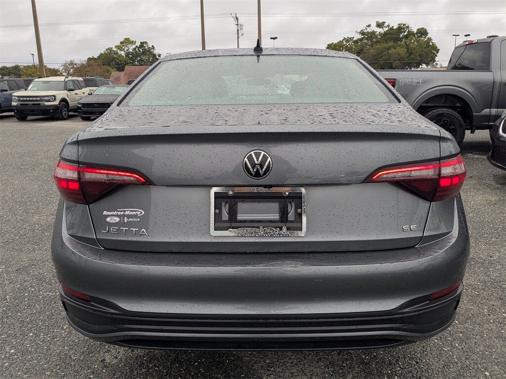 Used 2024 Volkswagen Jetta 1.5T SE Sedan